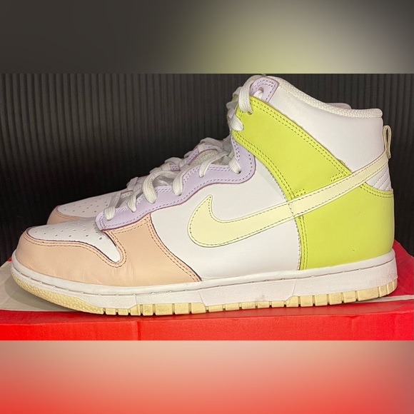 Nike Dunk High Size 9.5 Women - Picture 2 of 6